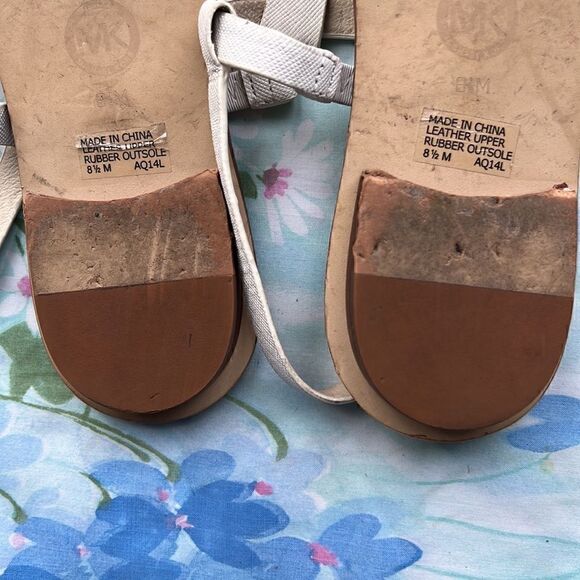 Michael Kors White Leather Logo Sandals Thongs - Picture 11 of 12